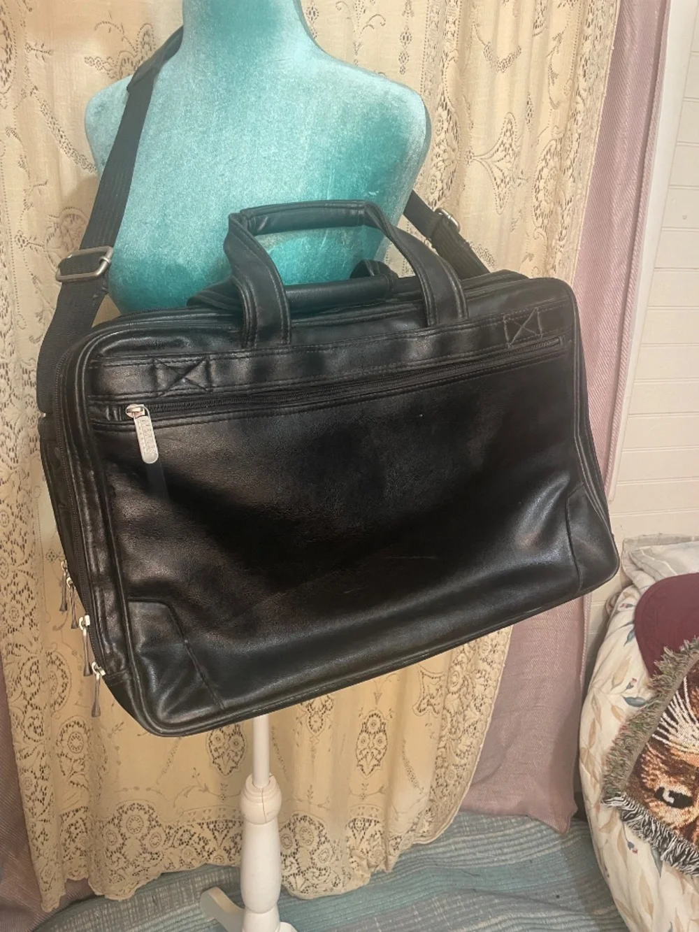 Avenues America: vintage harness leather laptop briefcase